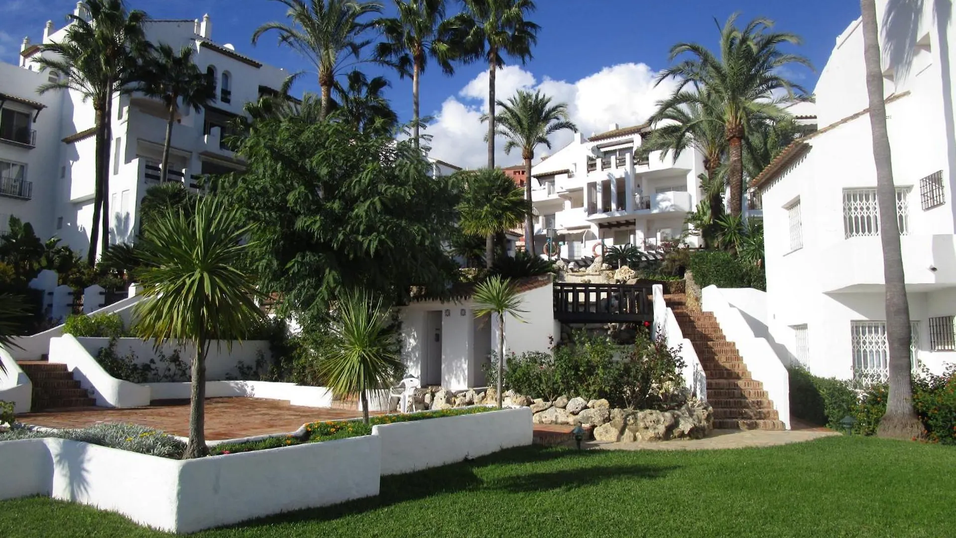 2155-Nice Groundfloor With Pool View Manilva